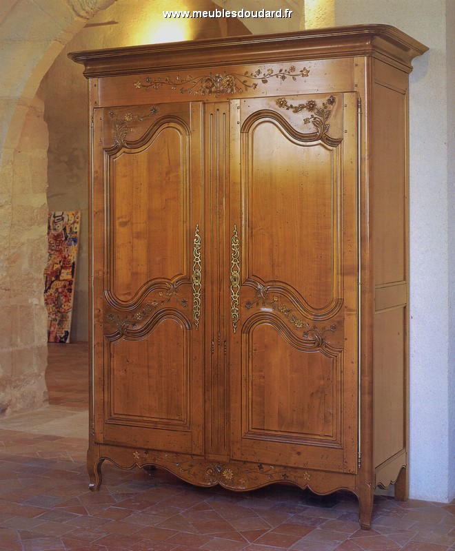 Armoire Louise en merisier 2 portes Armoires Chambres à coucher