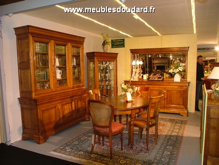 TABLE ronde DE SALLE À MANGER EN MERISIER LOUIS PHILIPPE 2 ALLONGES TABLE ronde DE SALLE À MANGER EN MERISIER LOUIS PHILIPPE 2 ALLONGES