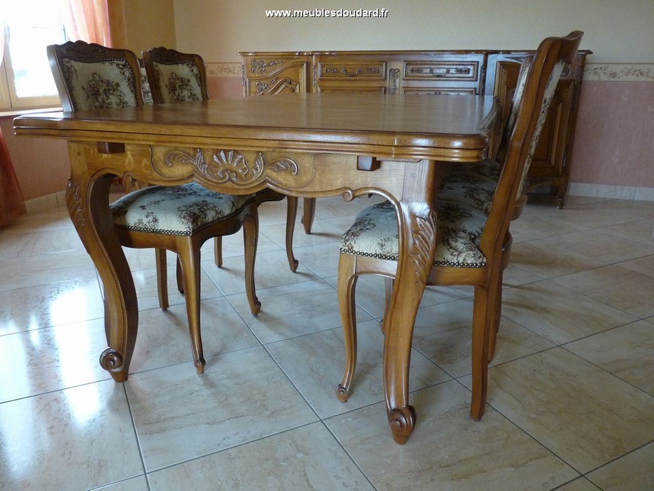 Salle à manger en chêne massif style Louis XV