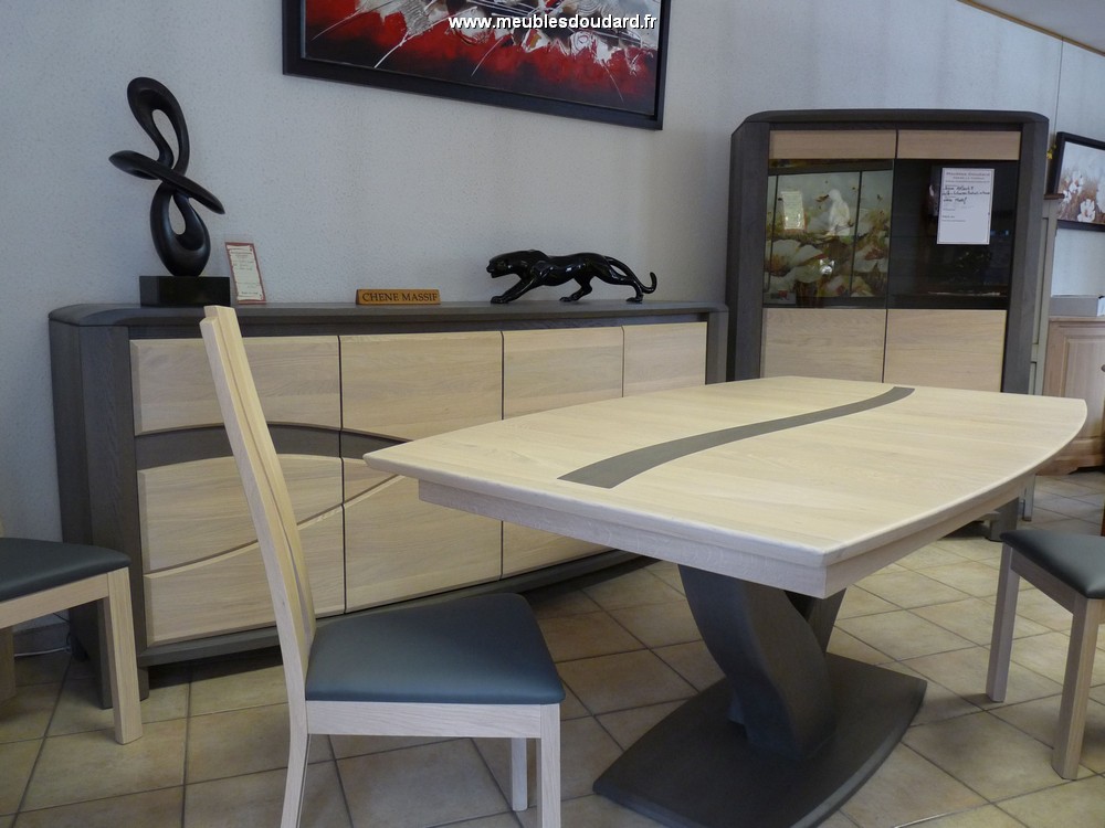 Salle à manger contemporaine en chêne massif et céramique, salle à