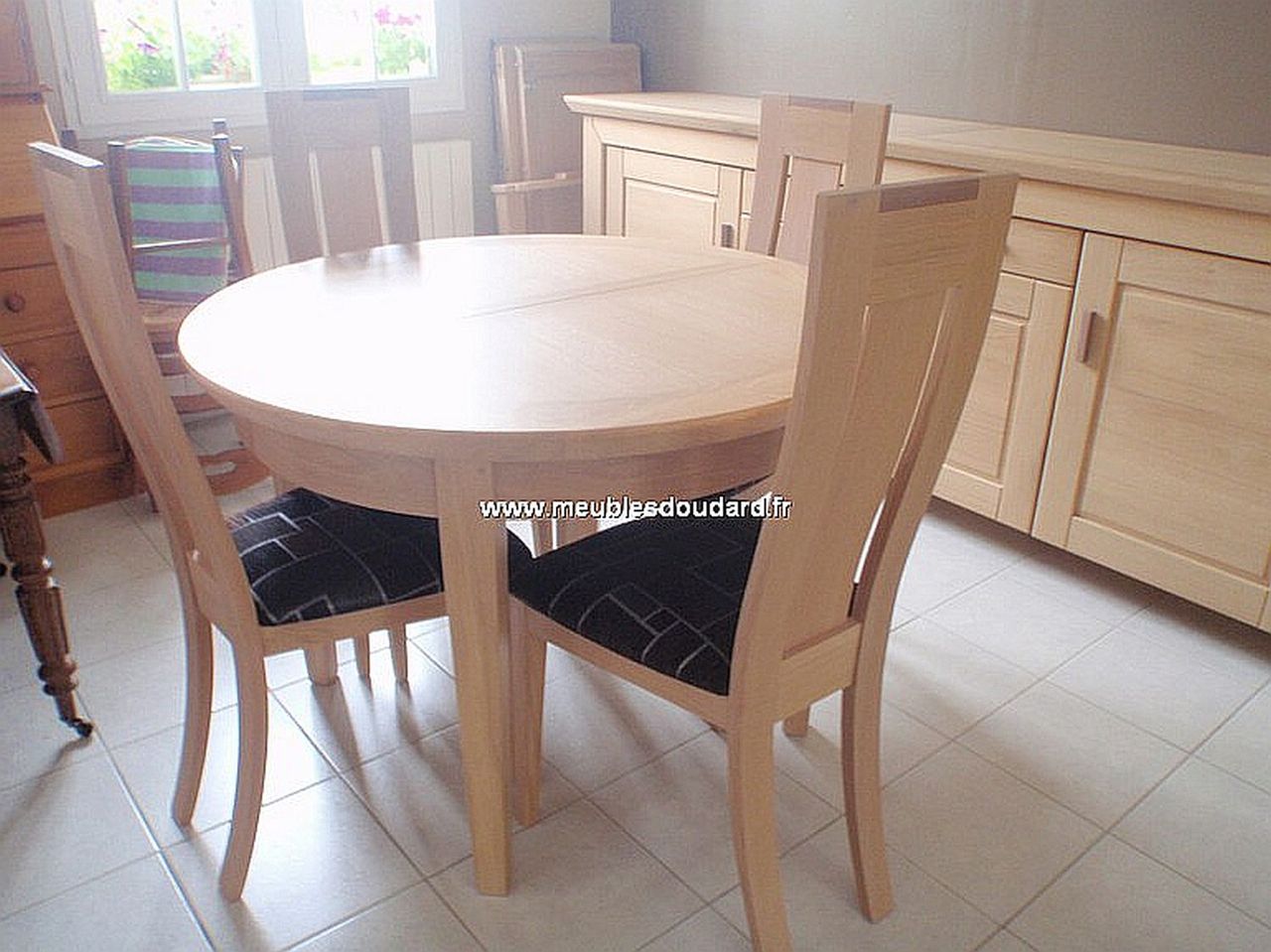 TABLE RONDE CONTEMPORAINE EN CHÊNE RÉF SOPRANO